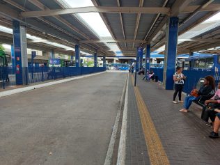 Passageiros enfrentam problemas na rodoviária e no Terminal Metropolitano