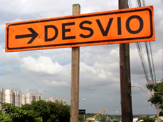 Americana: Rua das Imbuias terá trecho interditado para poda de árvore