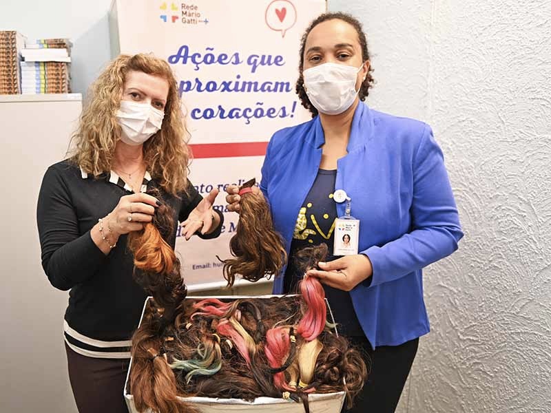 Campanha arrecada nove quilos de cabelo para confecção de perucas