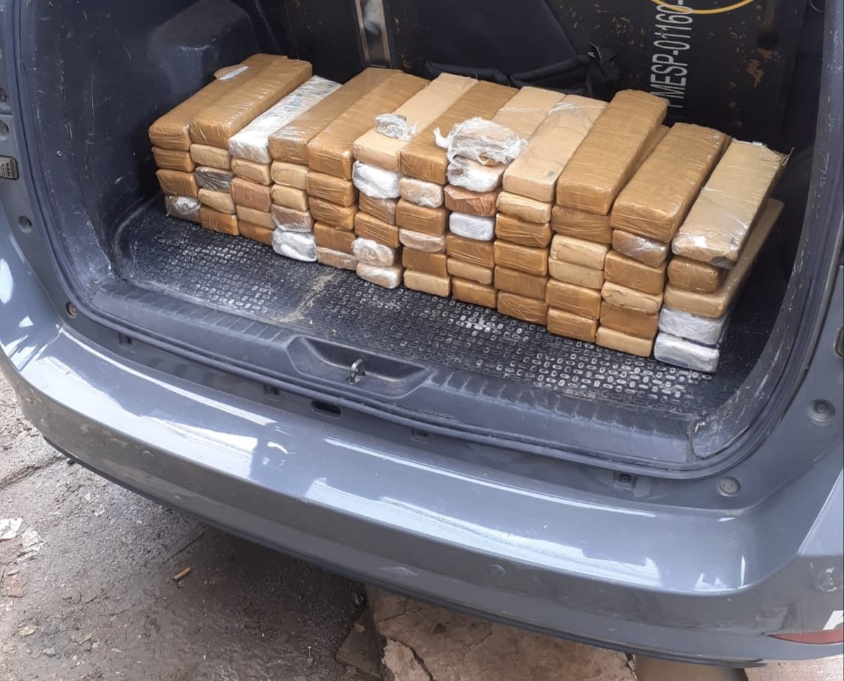 PM apreende 65 tijolos de maconha em casa no Jd. Tamoio, em Campinas