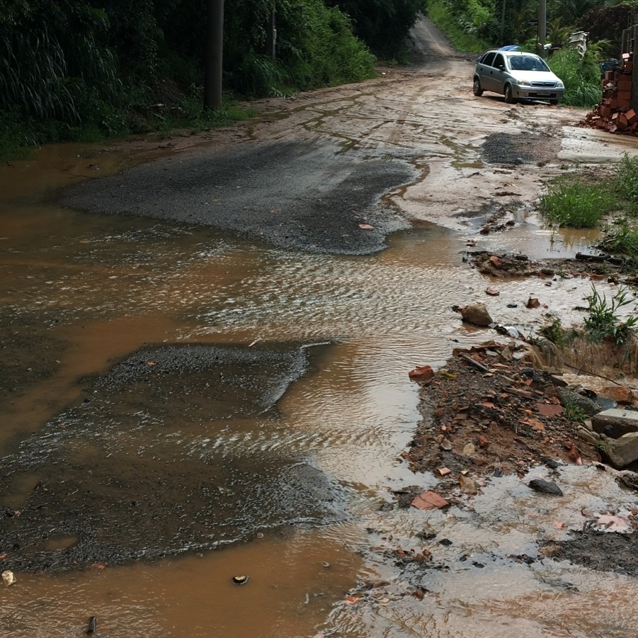Vinhedo: trabalho de reconstrução após as chuvas continua nesta quinta-feira