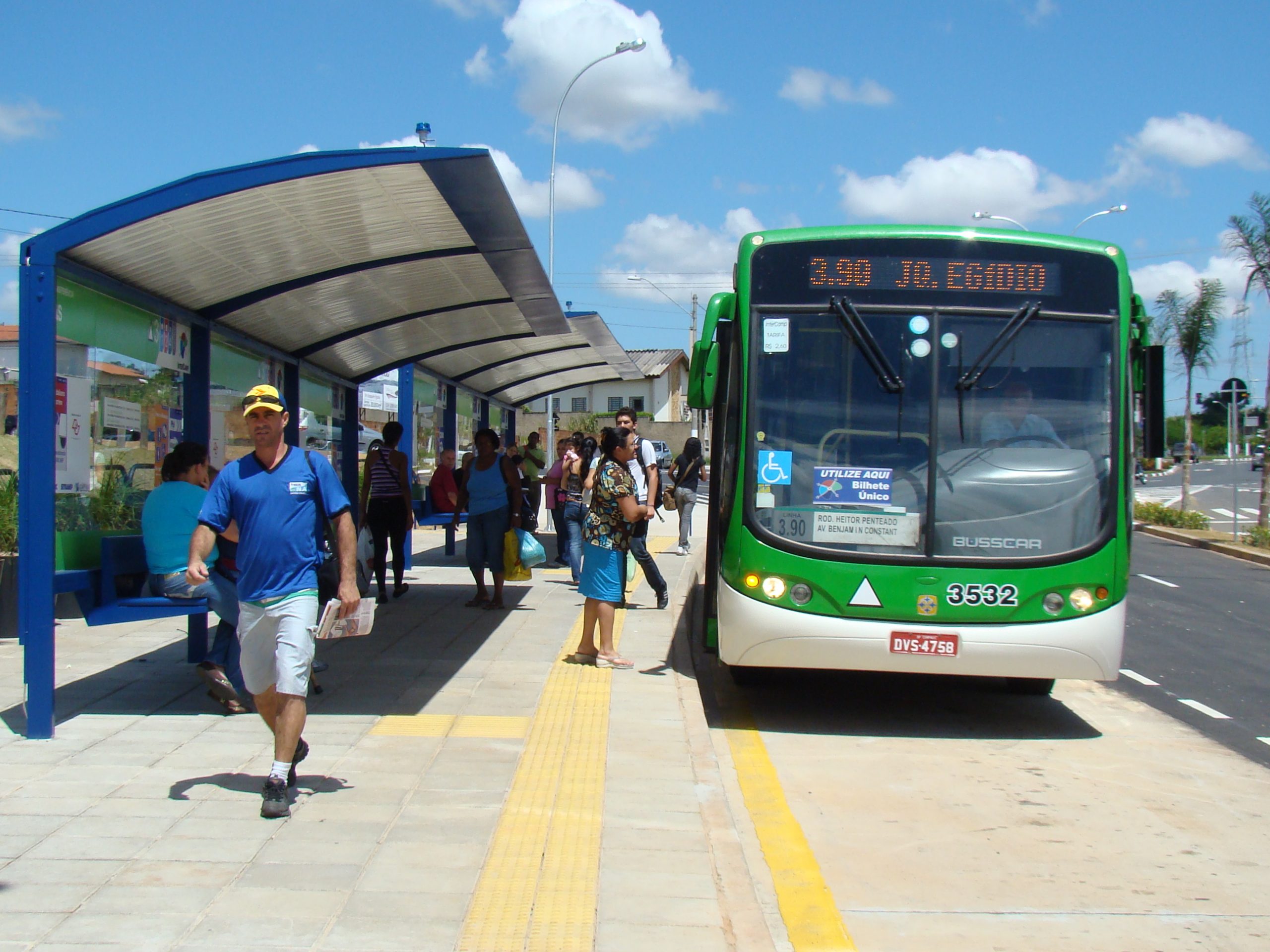 Linhas de Sousas saem da Estação Expedicionários