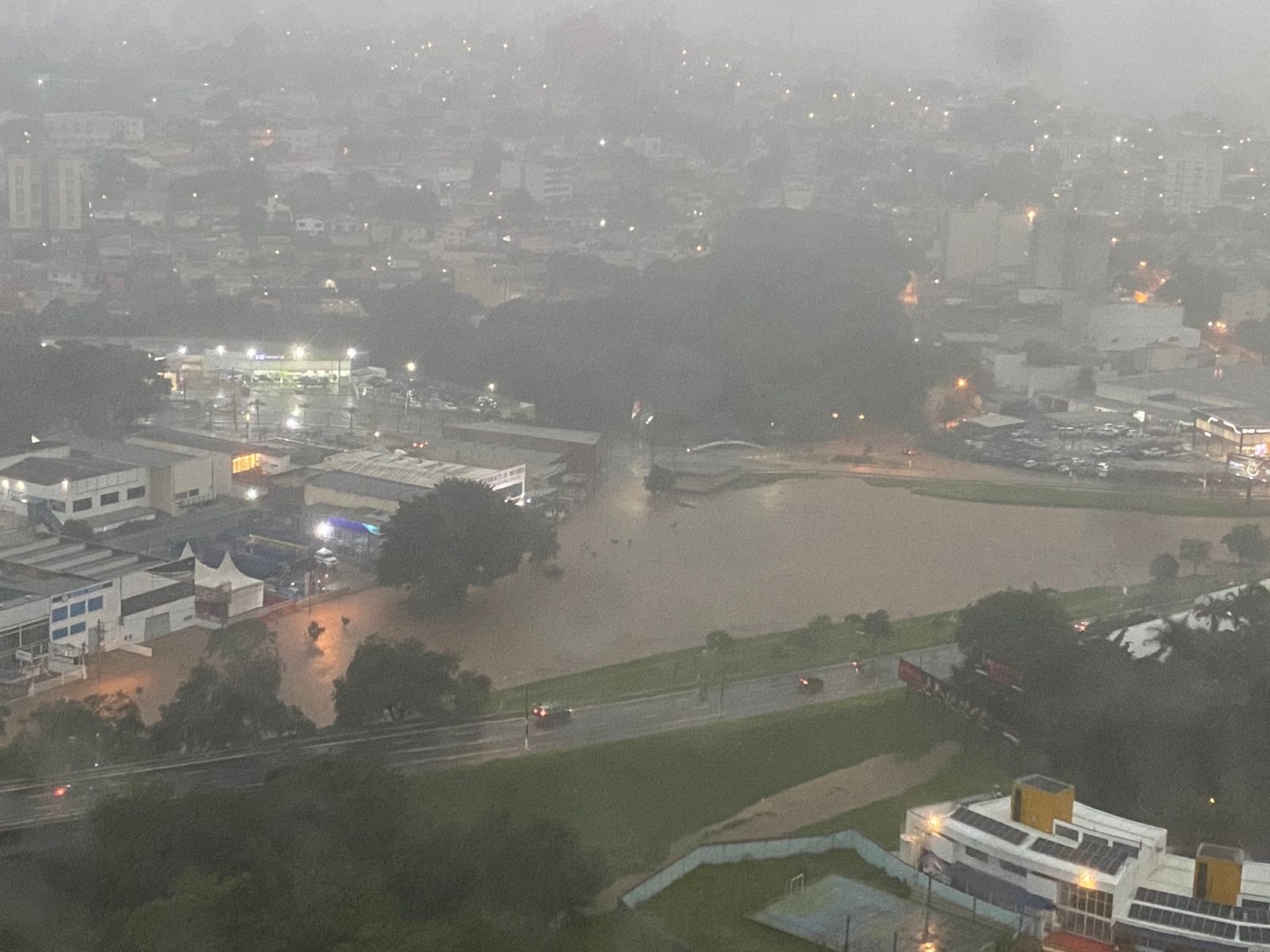 Defesa Civil estadual alerta para fortes chuvas; Gabinete de Crise é instalado 