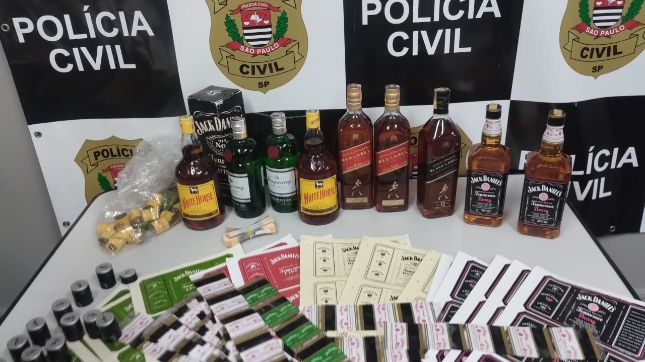 Polícia Civil apreende garrafas de bebidas falsificadas no Jardim Florence