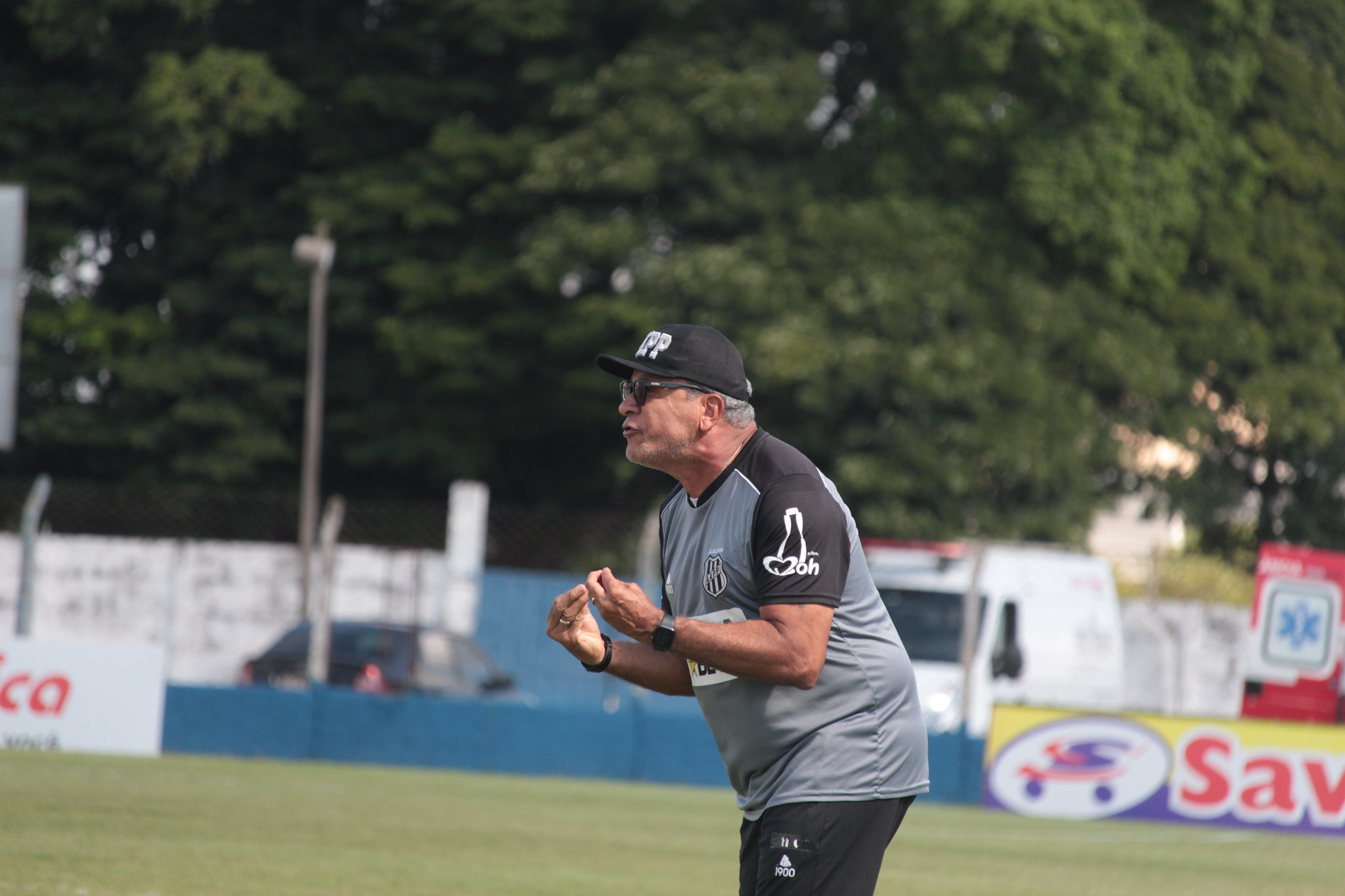Com maratona de jogos, Hélio dos Anjos deve poupar jogadores contra o Linense; Elvis Jeh e Ramon estão suspensos