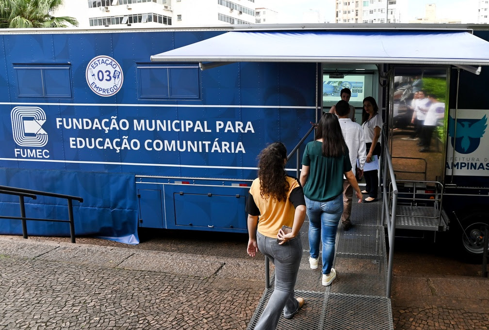 Carretas do Estação Emprego estão com pré-matrículas abertas