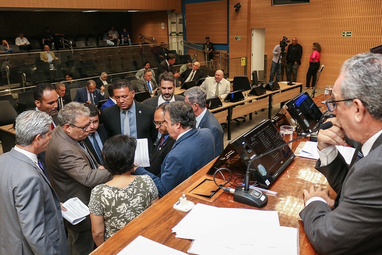 Câmara aprova divulgação de nomes de profissionais em petshops