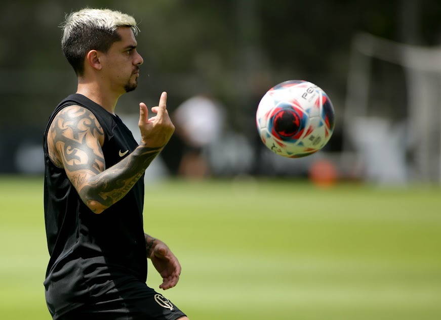 Referência do Corinthians, Fágner não economiza nos elogios a técnico Fernando Lázaro