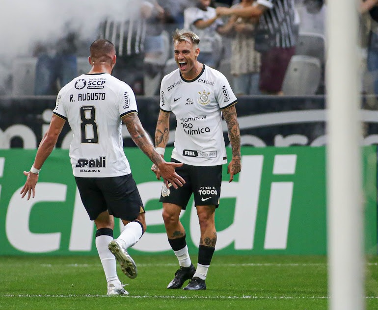 Roger Guedes fala do carinho de Fernando Lázaro com os jogadores do Corinthians