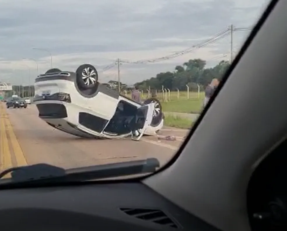 Acidente causa capotamento no acesso para Viracopos