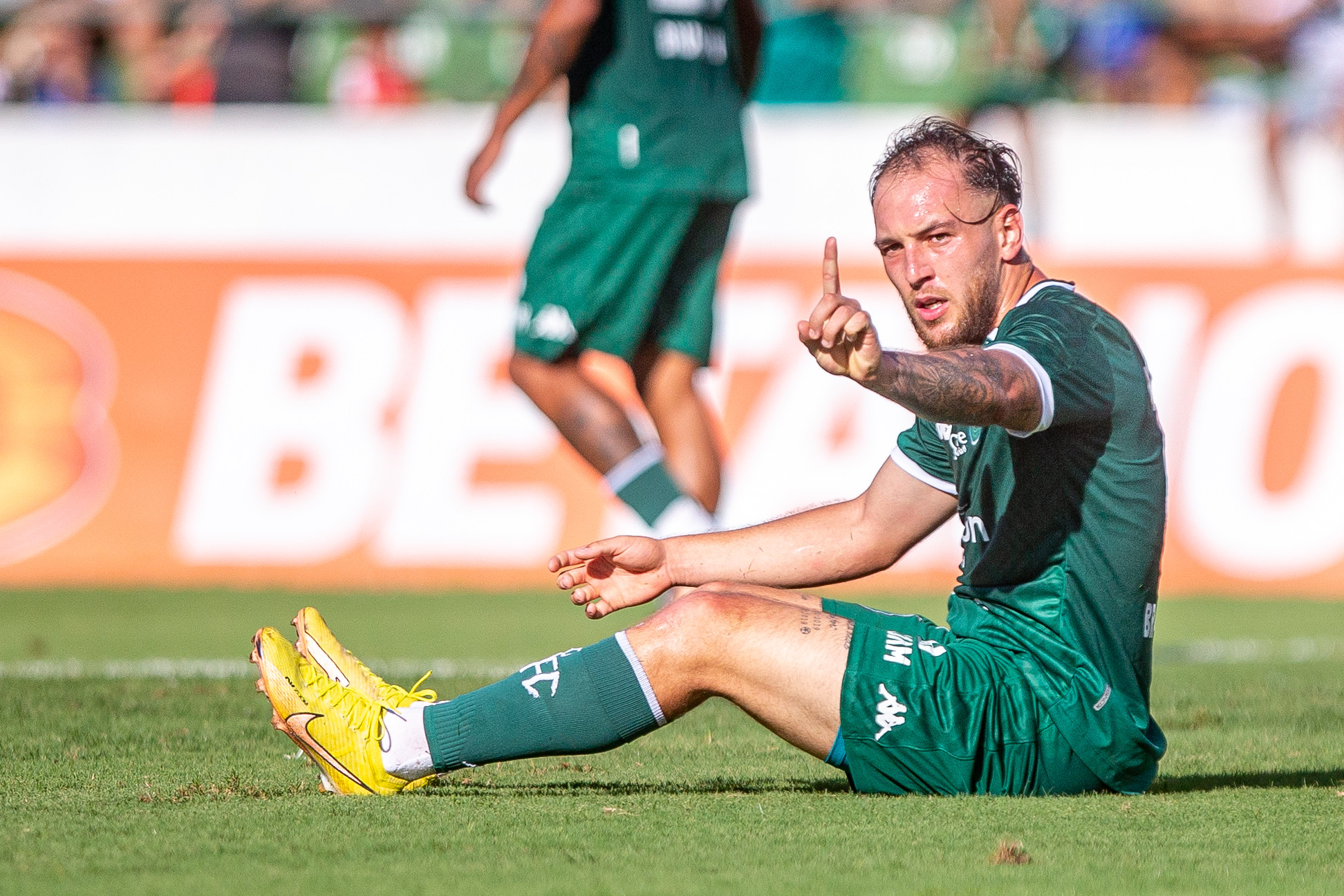 Guarani confirma renovação de contrato com Bruno José