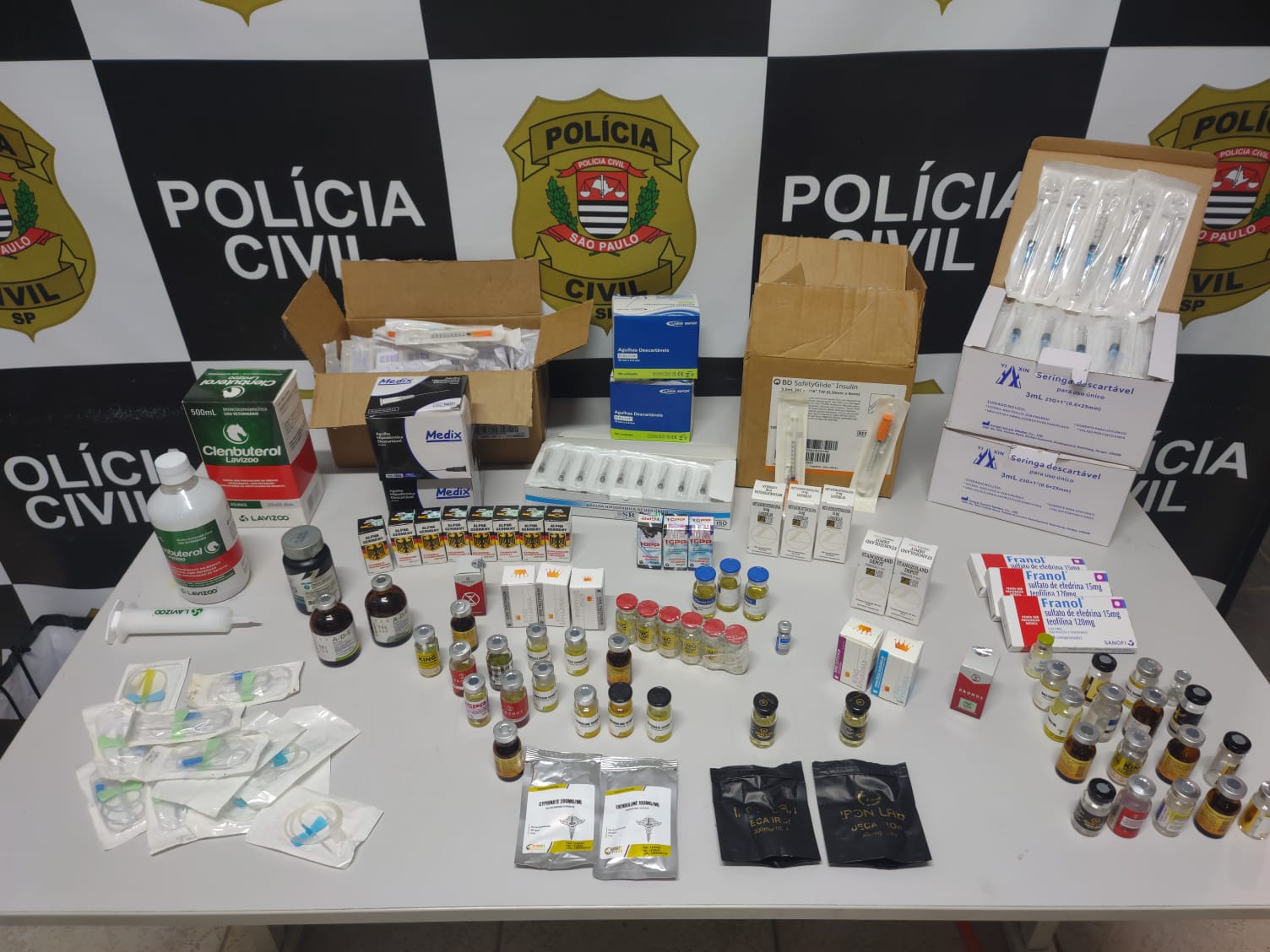 Dupla é presa por vender e aplicar anabolizantes em Campinas