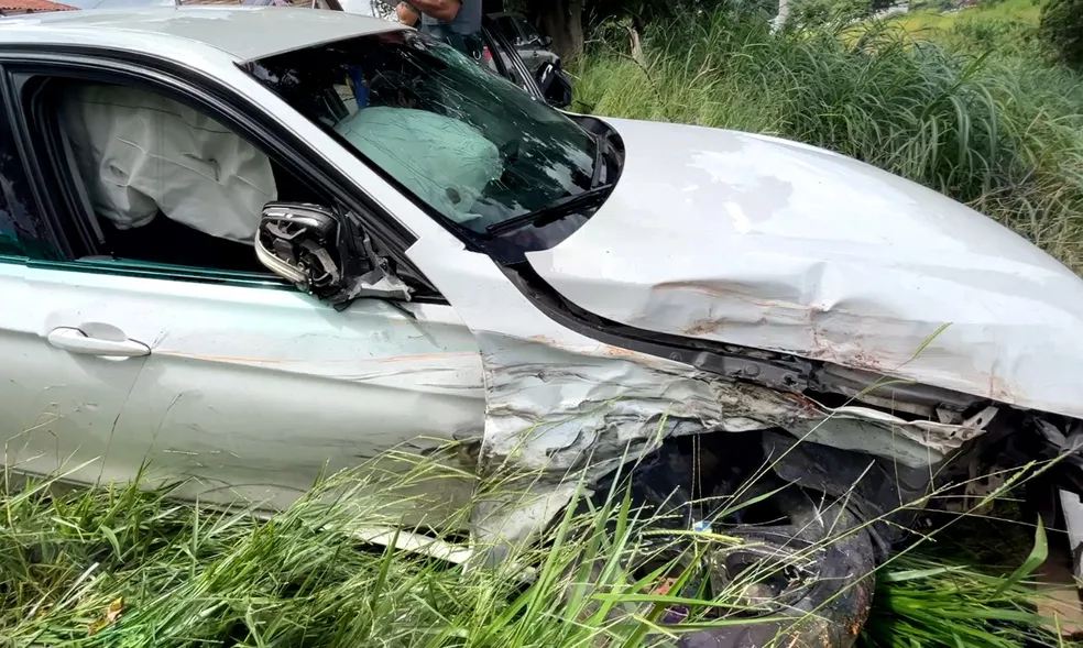 Motorista de BMW faz ‘strike’ na marginal da Paula Souza