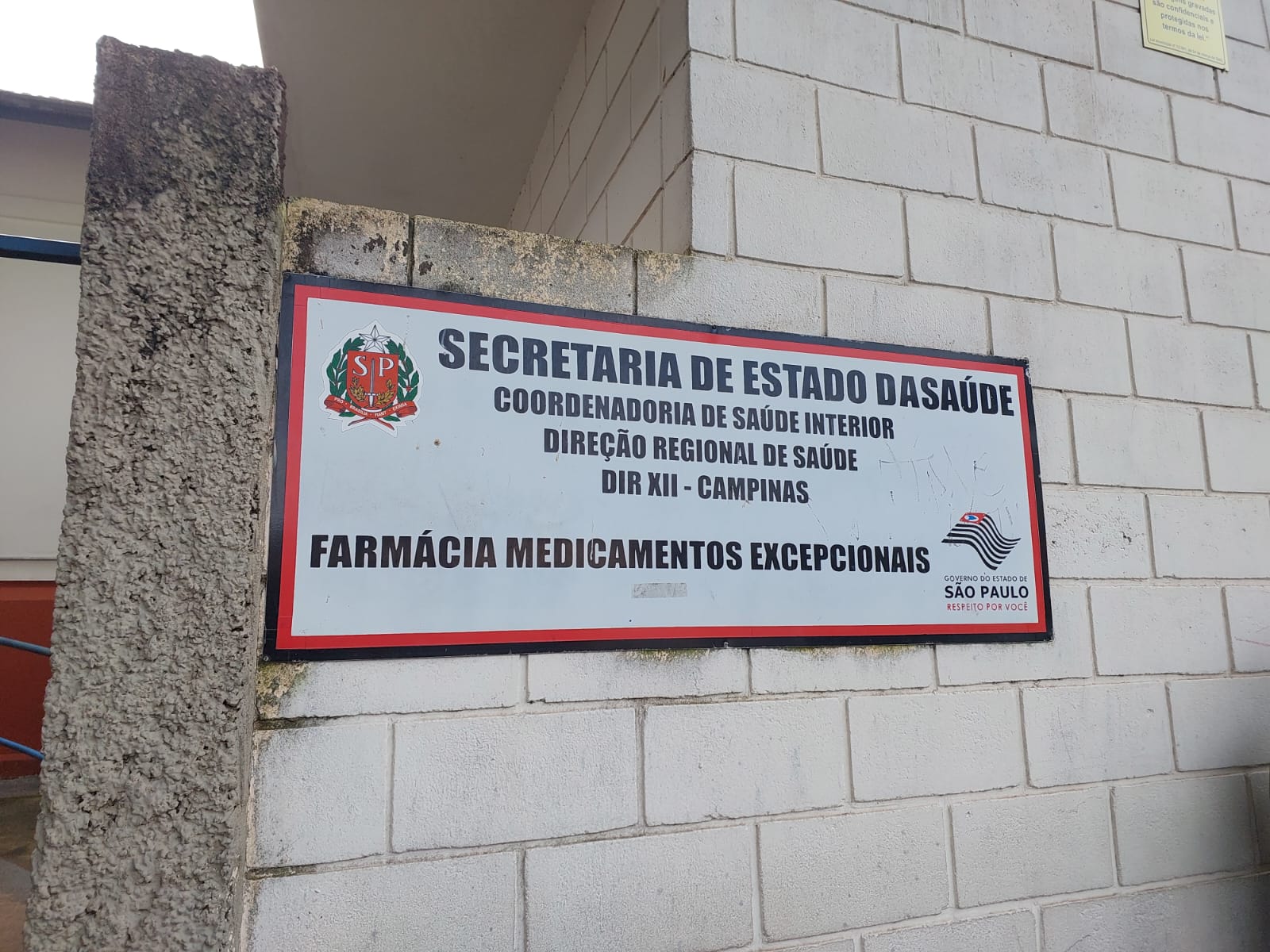 Usuários da Farmácia de Alto Custo reclamam de condições do local
