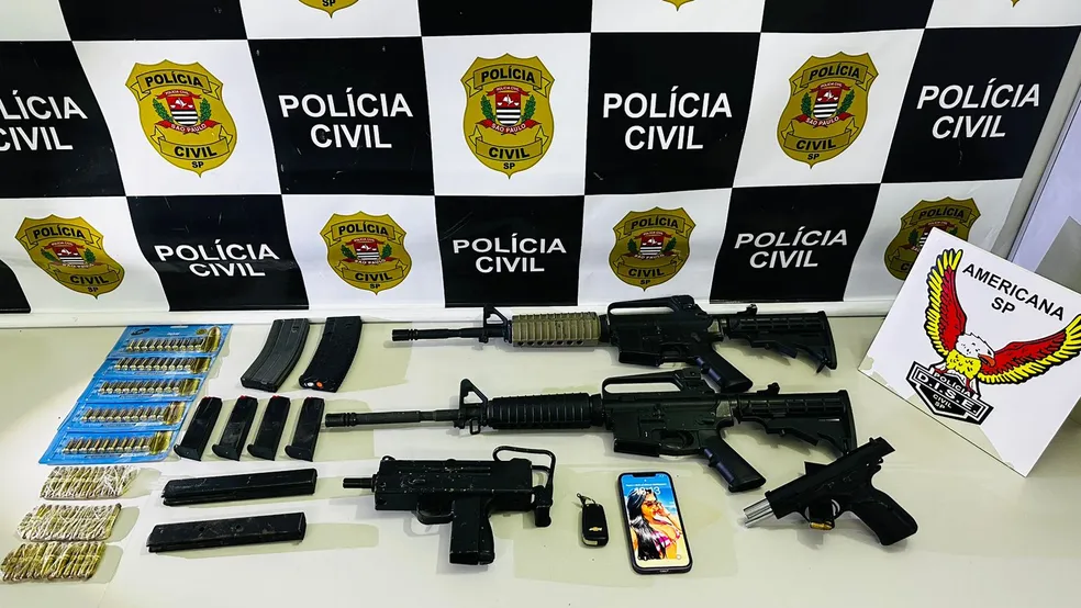 Mulher recebia R$ 1 mil para guardar arsenal de facção em apartamento