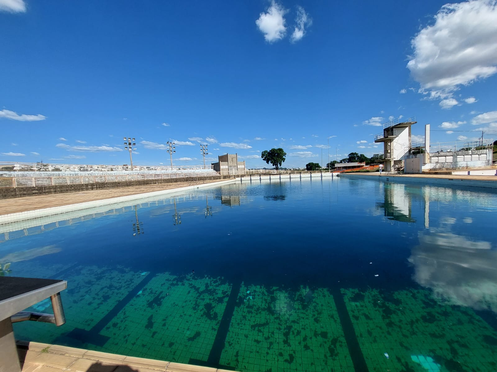 Com água suja, piscinas olímpicas preocupam usuários do Cear em Campinas