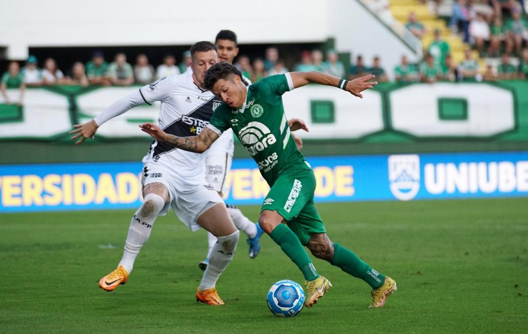 Ponte sofre empate nos acréscimos e segue sem vencer na Série B
