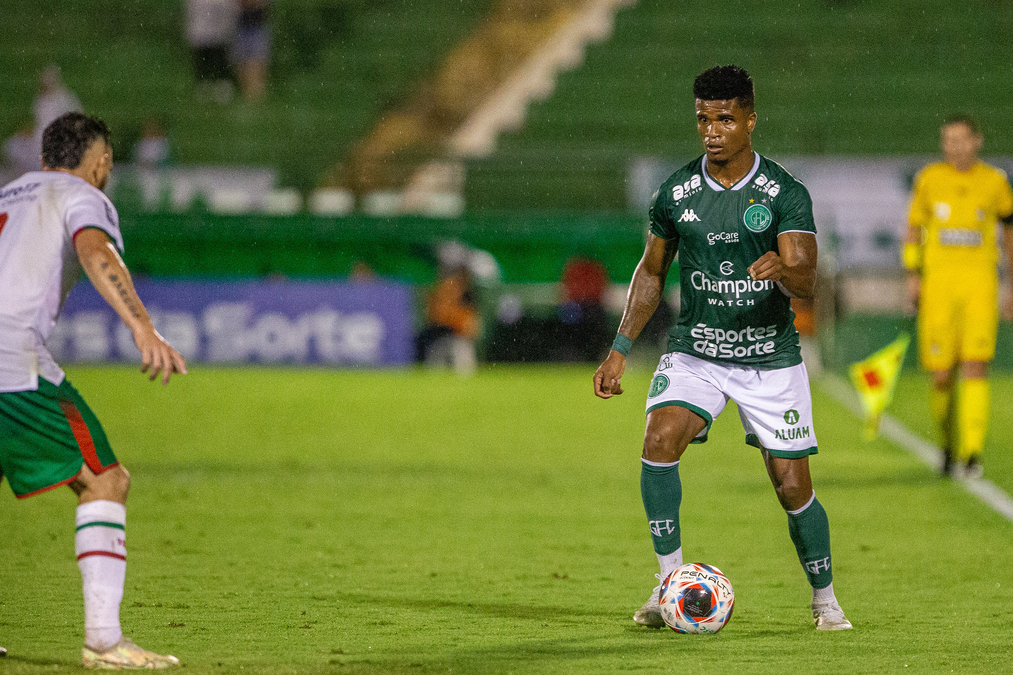 Jamerson é liberado do treino para acertar com o Coxa