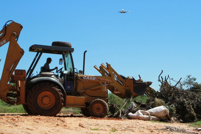 Após incidentes com aves, DLU começa a limpar área ao redor de Viracopos