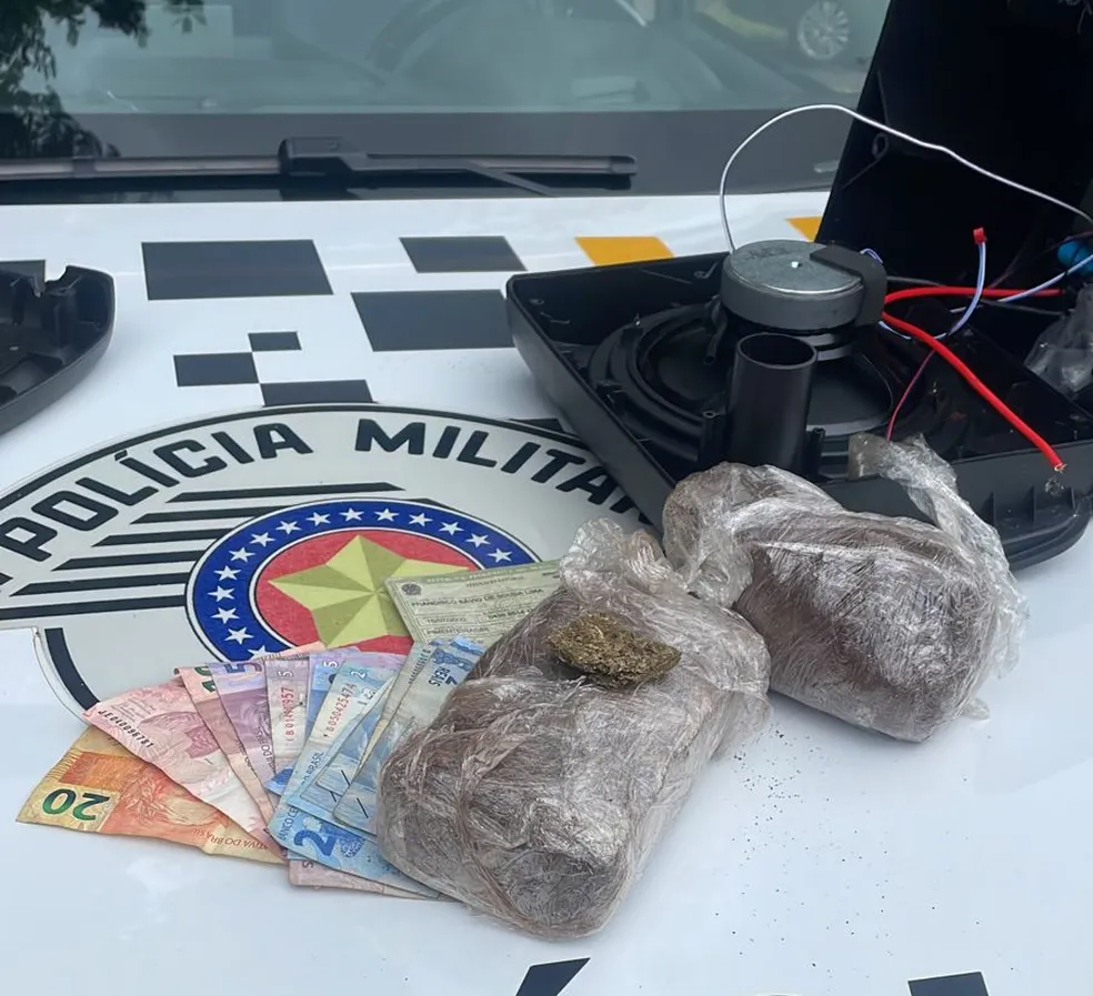 Polícia Rodoviária apreende tijolos de maconha com passageiro de ônibus em Americana