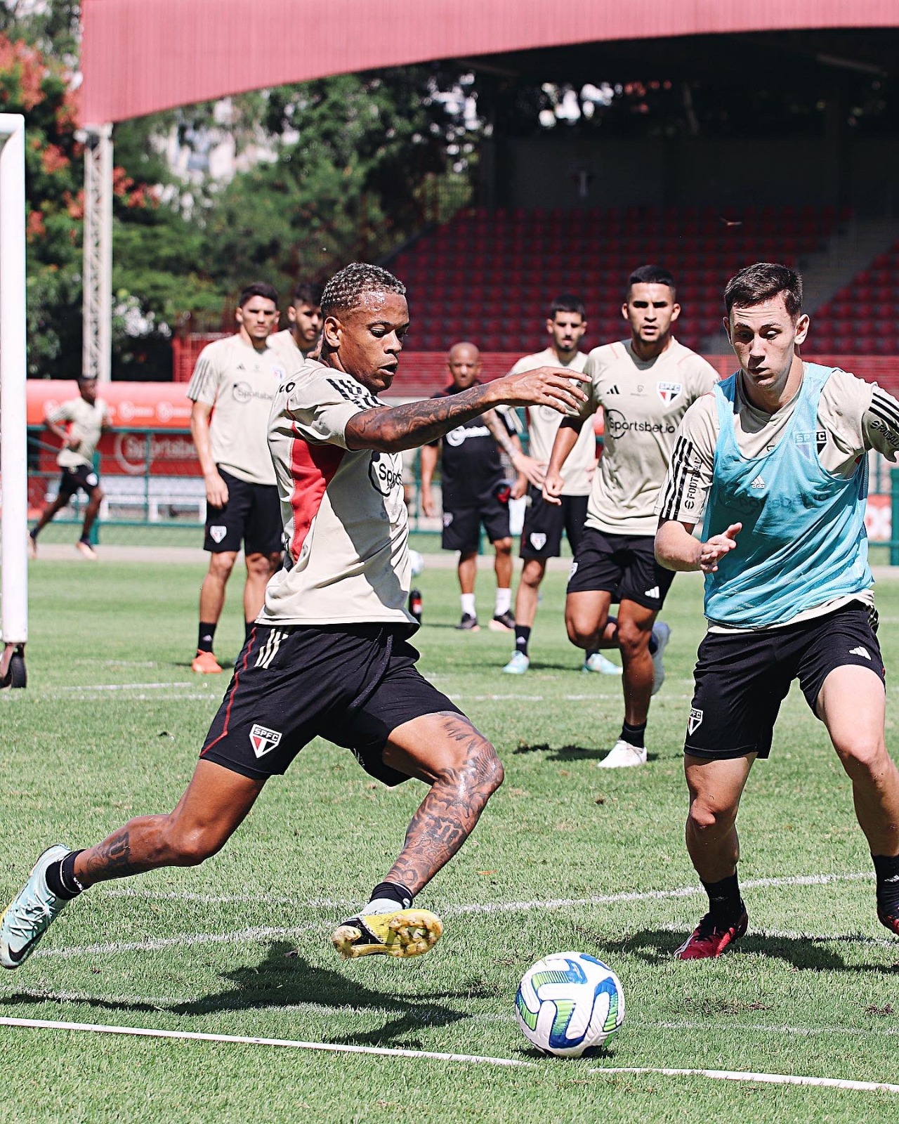 São Paulo recebe membros de organizada antes de estreia na Copa Sul-Americana