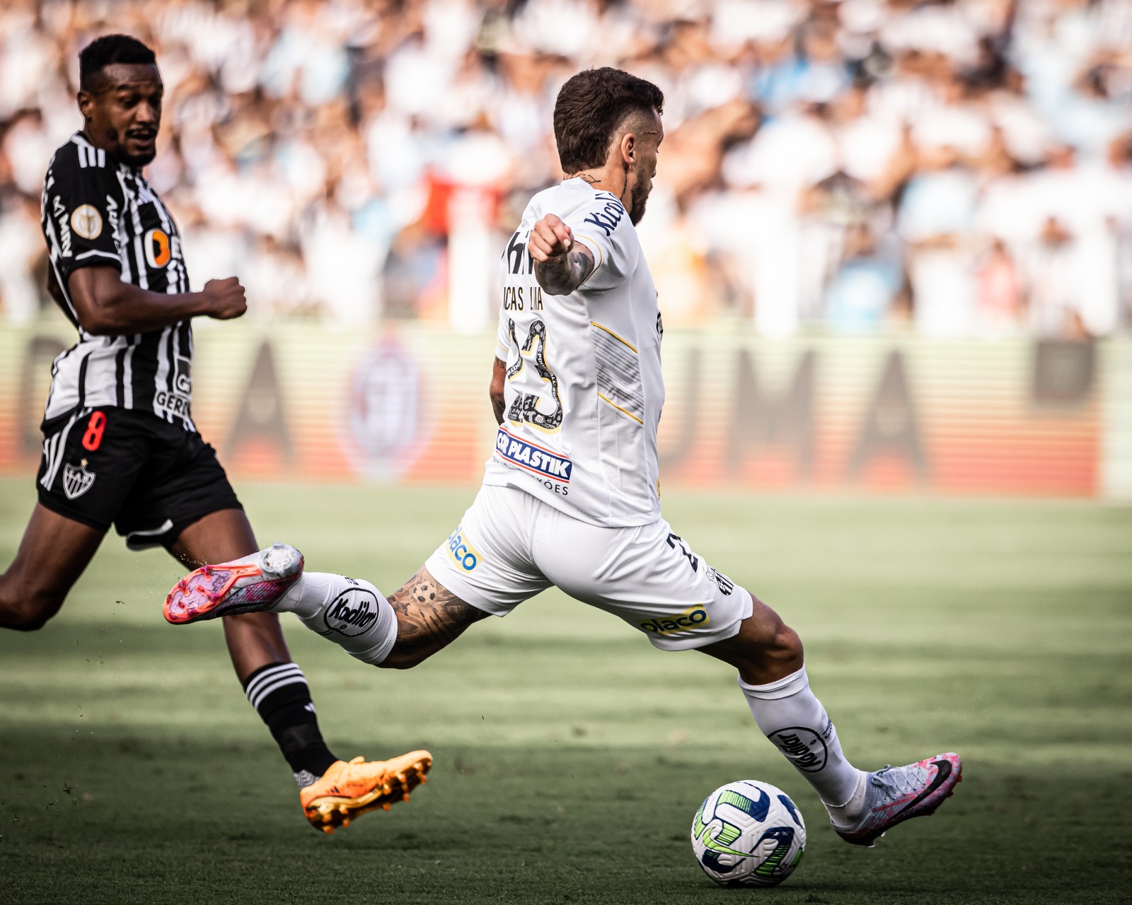 Técnico Odair Hellmann vê evolução no Santos mas ataque preocupa
