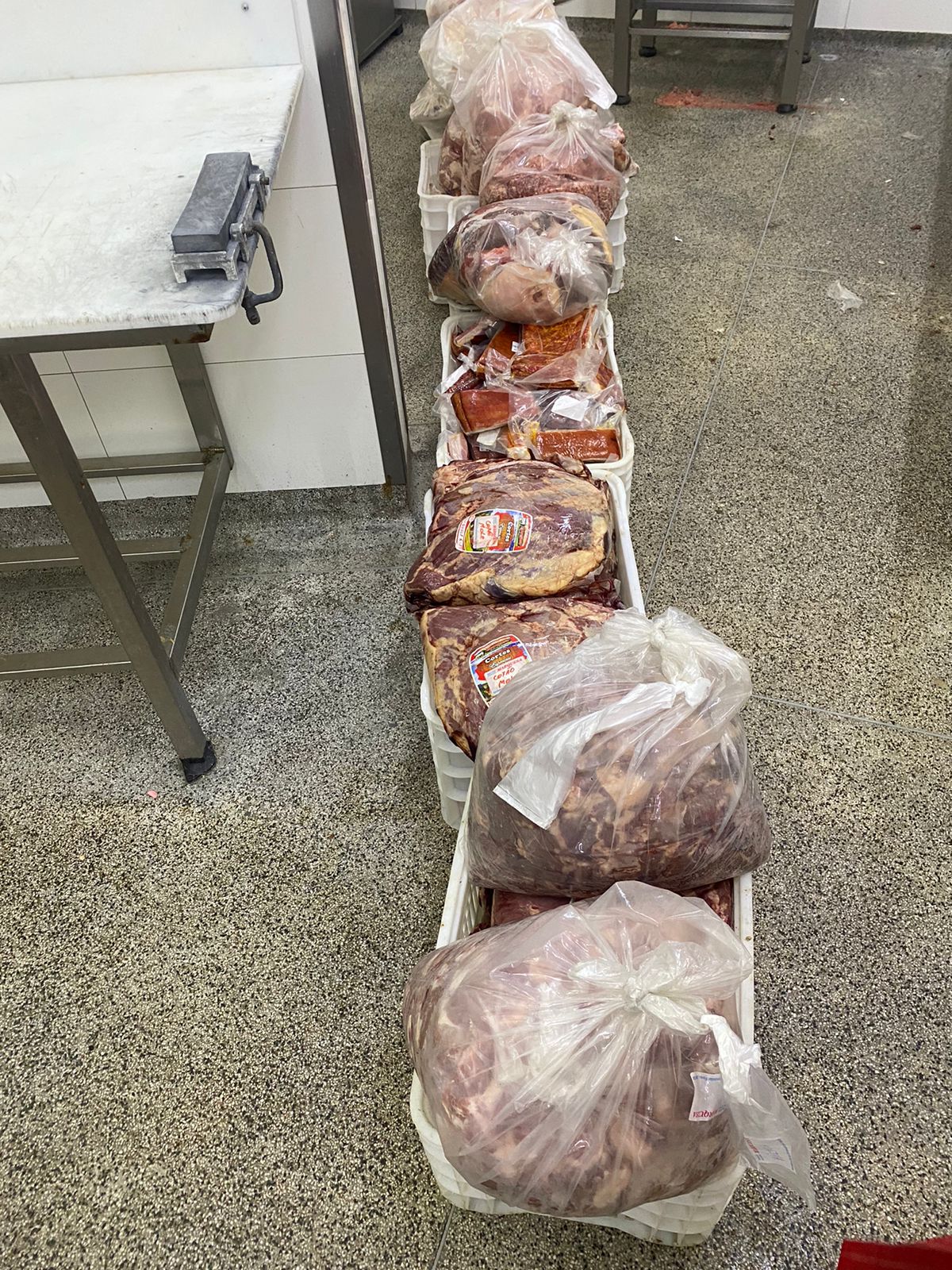 Loja que vendia carne estragada é fechada em Indaiatuba