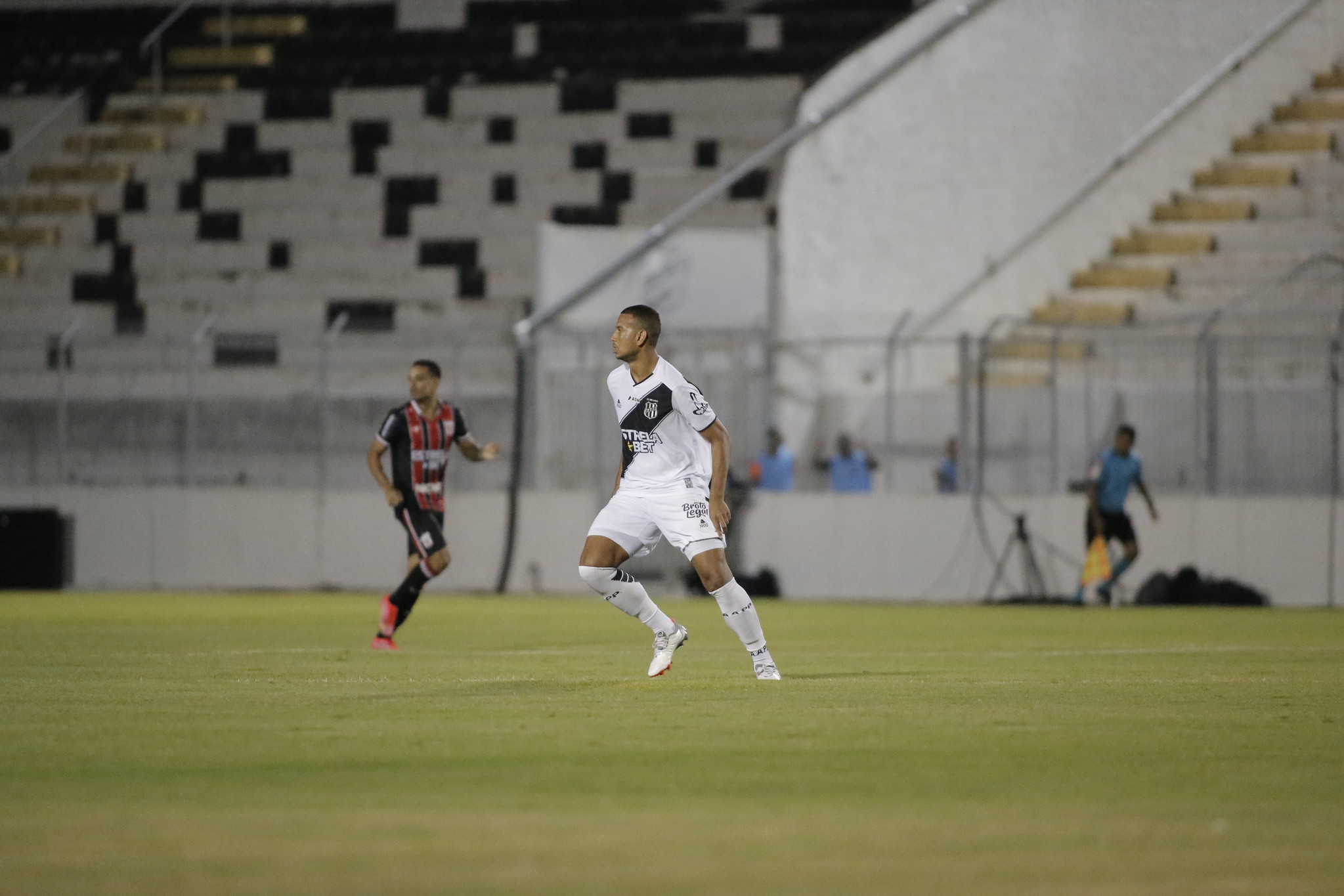 Mateus Silva comemora volta ao time titular da Ponte e projeta jogo duro contra o Ceará