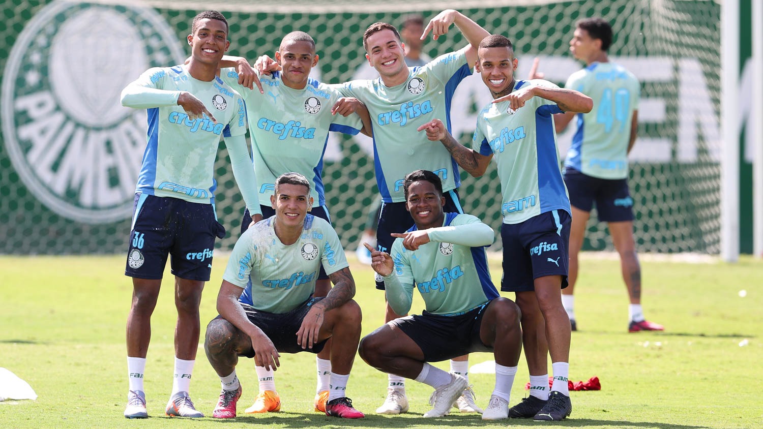 Palmeiras se reapresenta e espera por Bruno Tabata