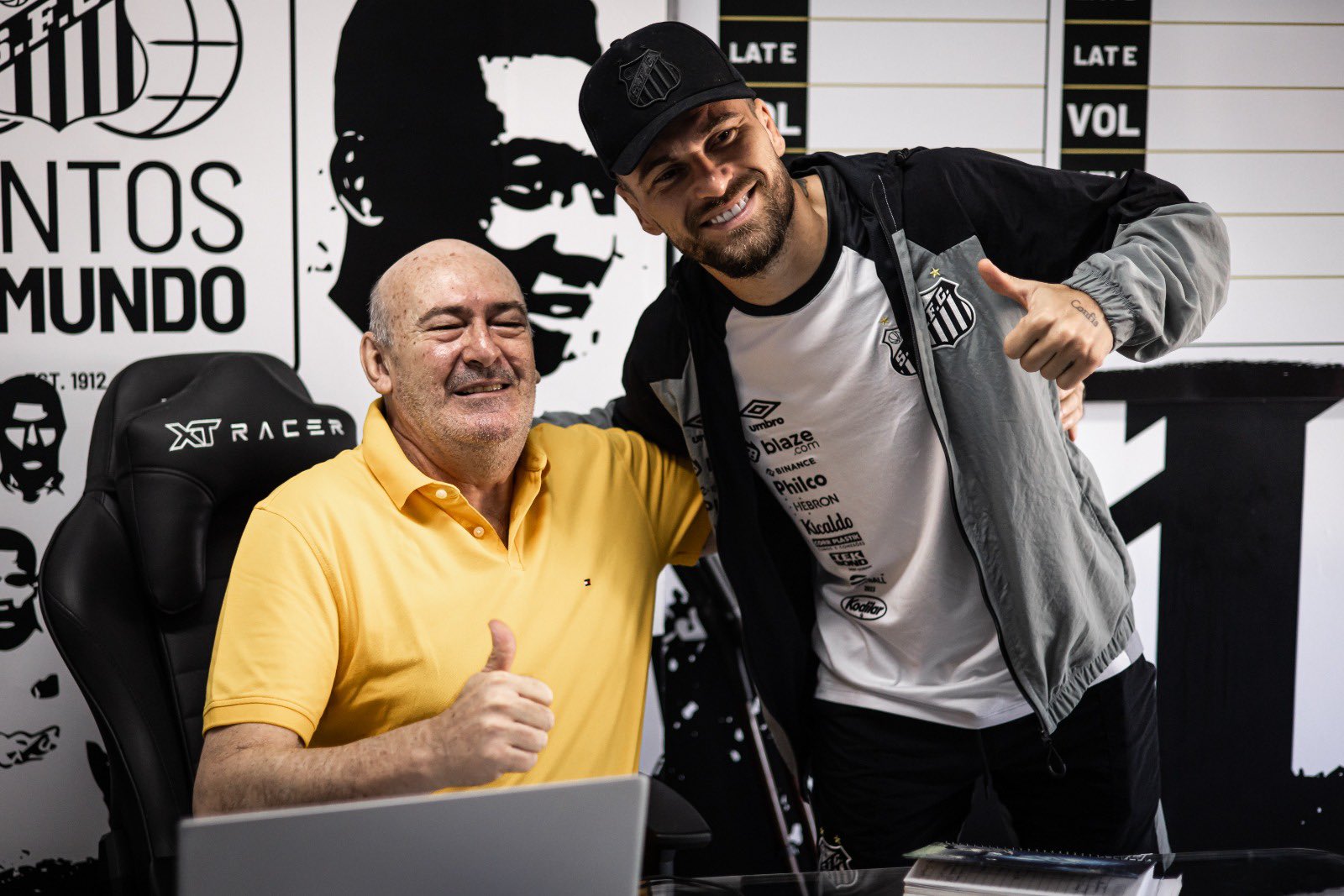 Santos renova vínculo com meio-campo Lucas Lima