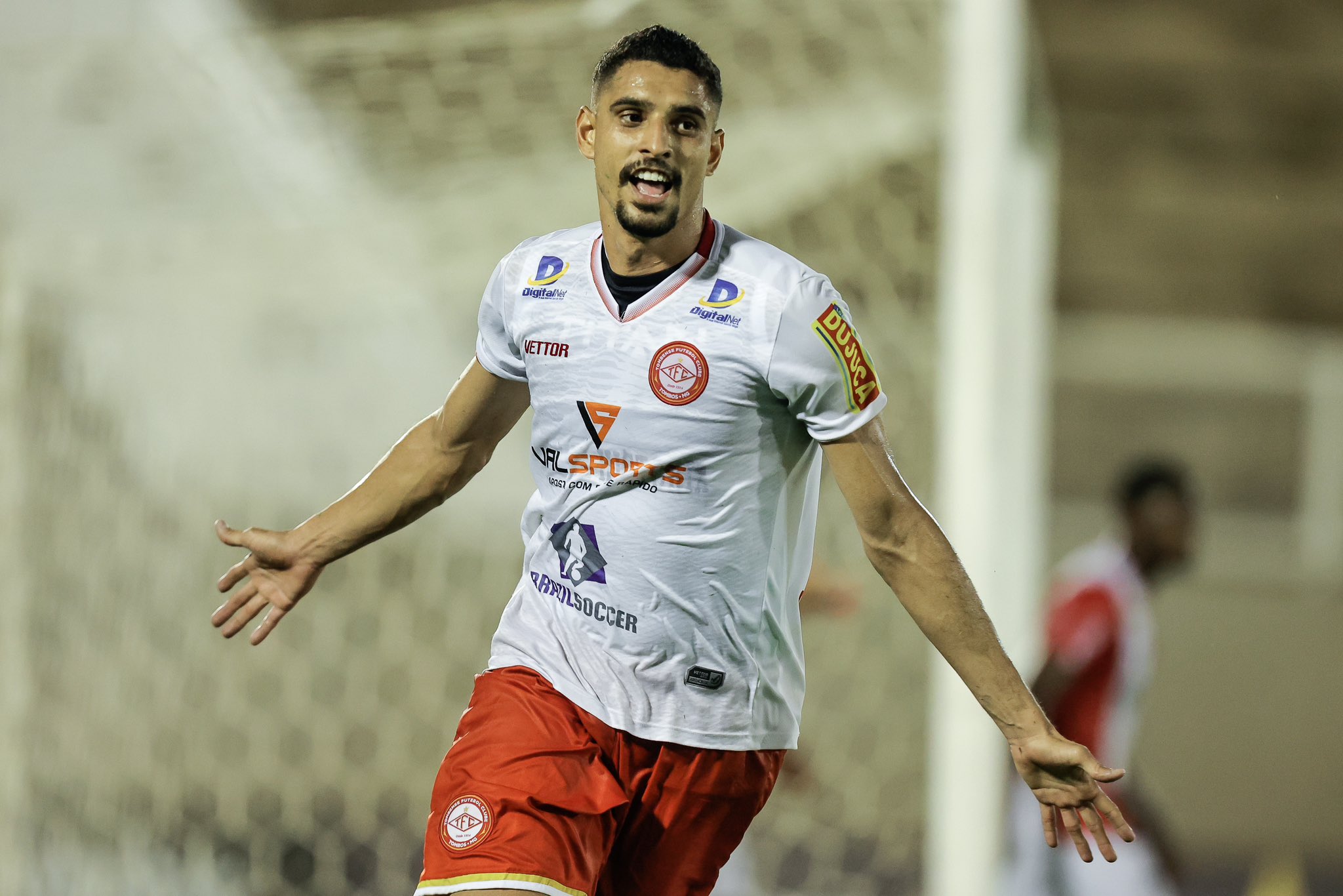 Sem vencer, Chamusca pede calma no Tombense para enfrentar o Guarani