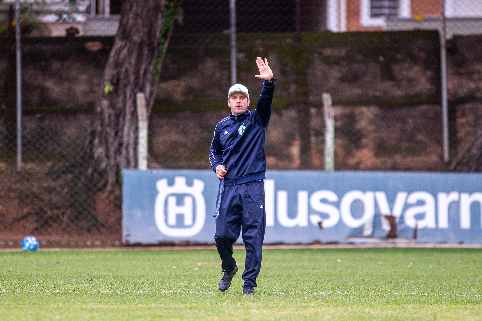 Após derrota para o Novorizontino, diretoria do Guarani confirma demissão de Bruno Pivetti
