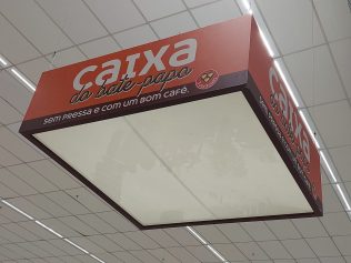 'Caixa do bate-papo' é opção para clientes em mercado de Campinas