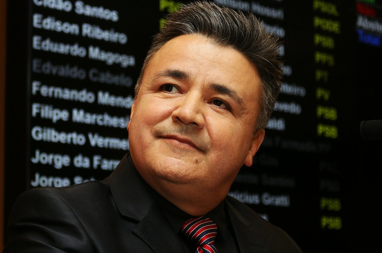 Edvaldo Cabelo toma posse como vereador nesta quarta-feira