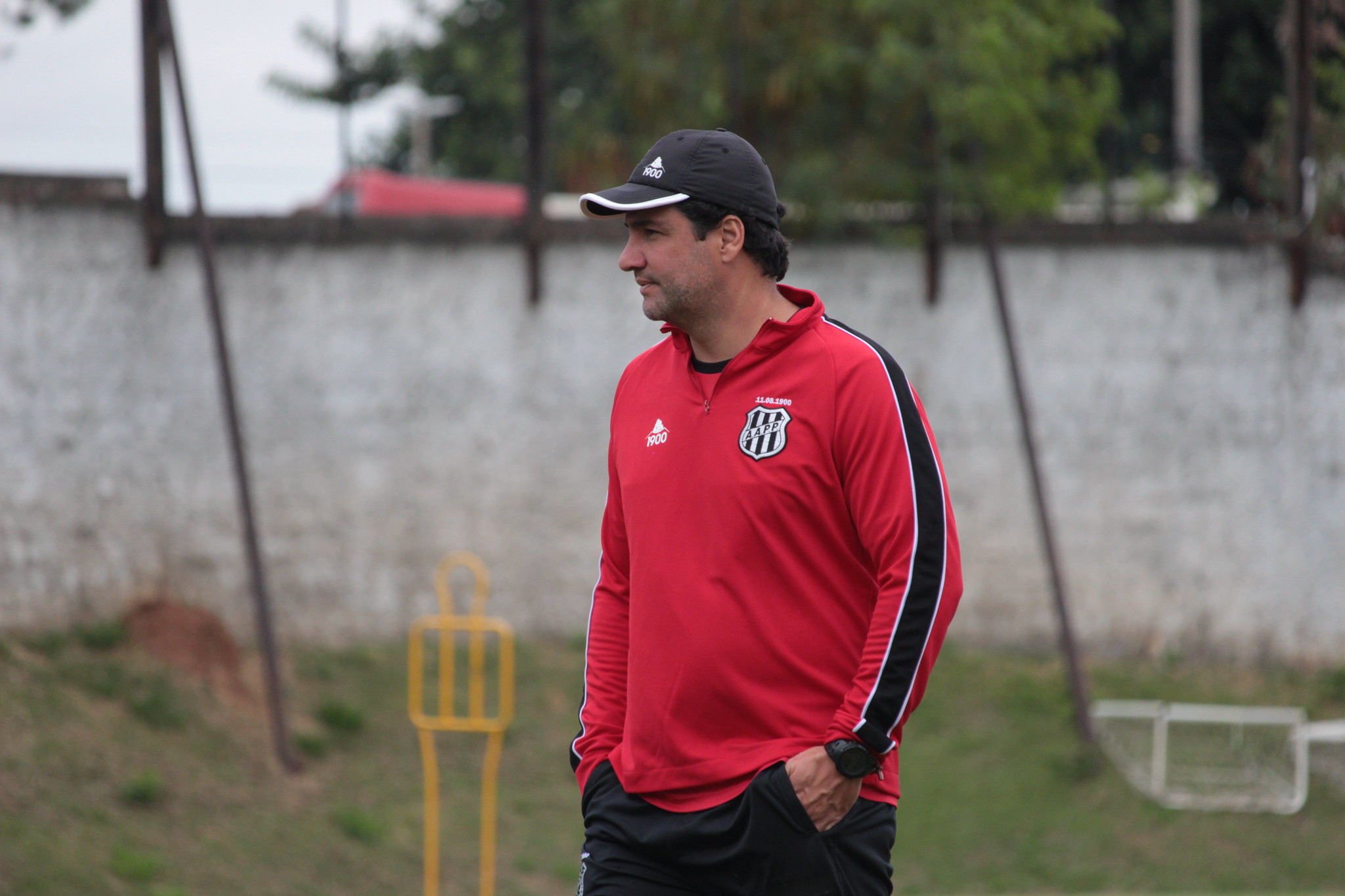 Felipe Moreira tem dois desfalques certos contra o Novorizontino; Caíque França volta ao time