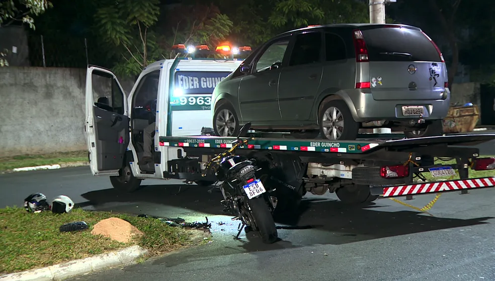 Motociclista sem CNH colide moto contra guincho e morre em Hortolândia