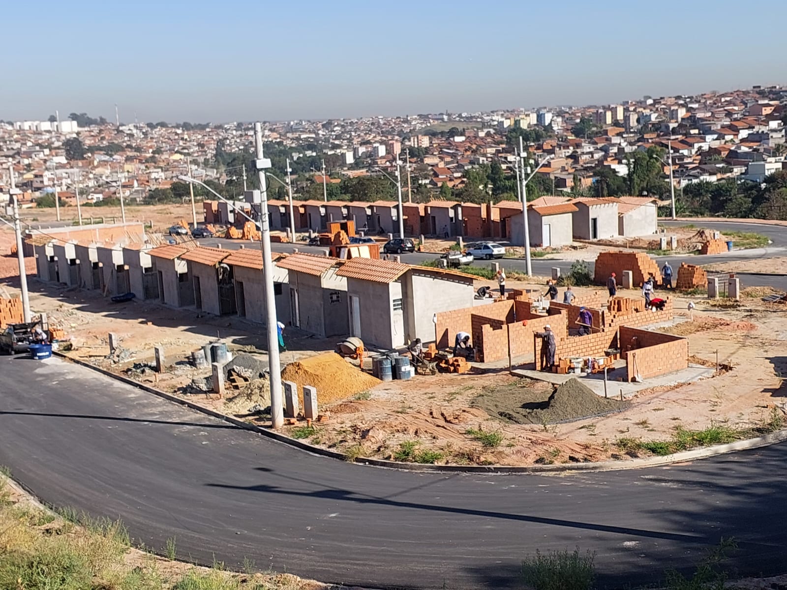 Tamanho de casas gera polêmica; moradores consideram vitória