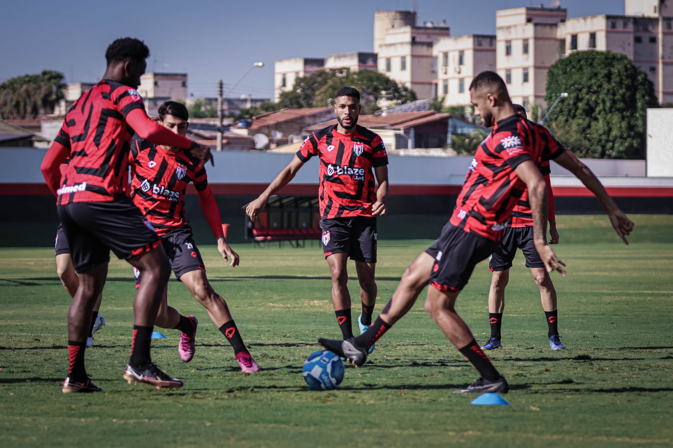 Técnico Alberto Valentim pretende arrumar Atlético-GO antes de enfrentar Ponte Preta