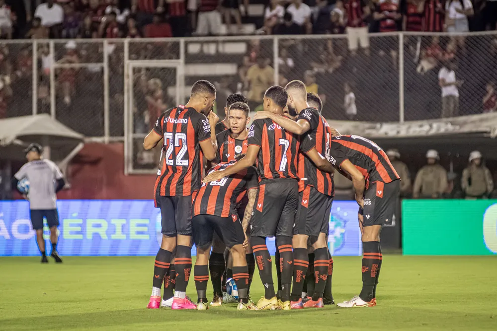 Técnico do Vitória conta com recuperação de Giovanni Augusto para enfrentar o Guarani
