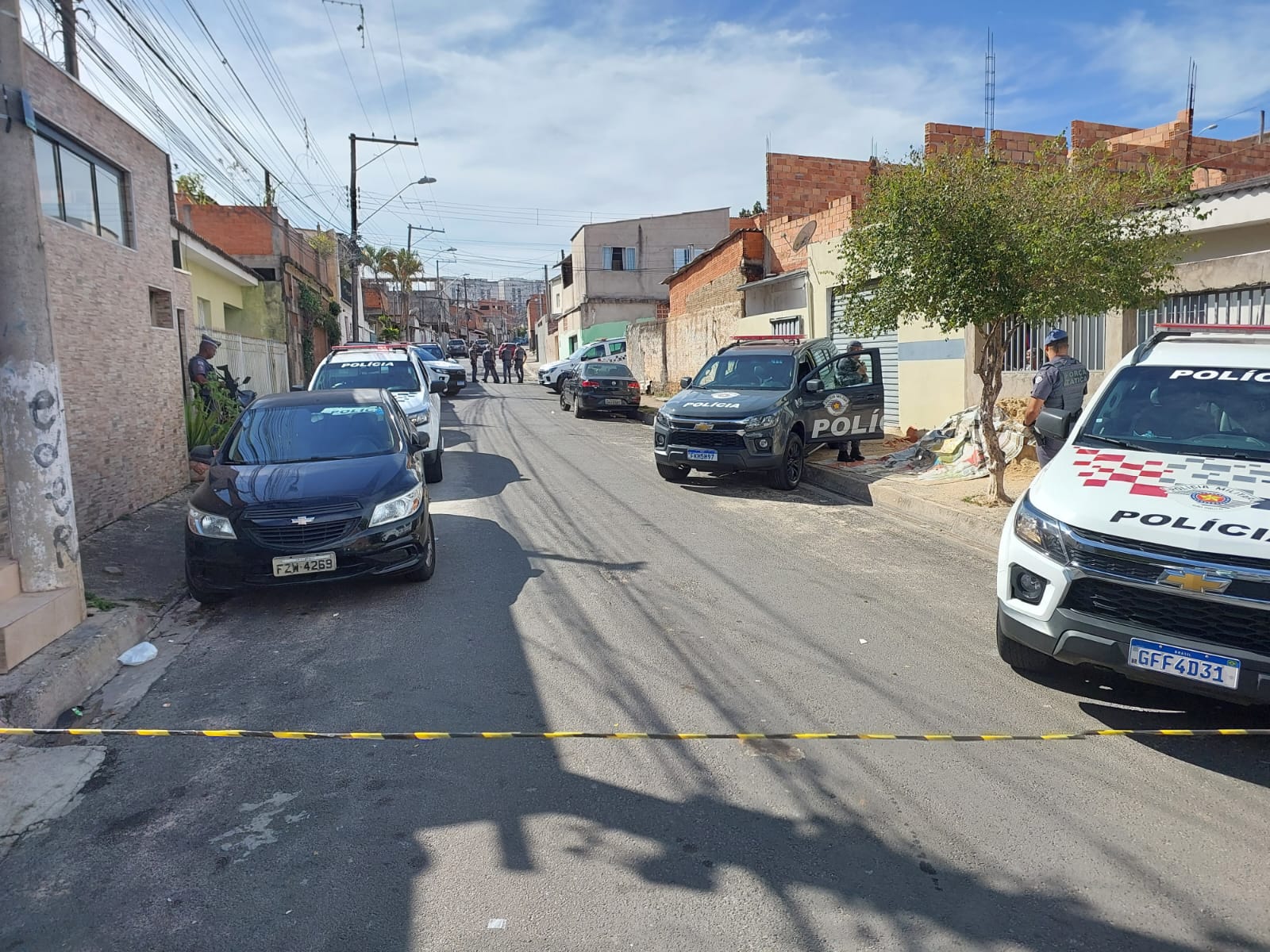 Jovem morre baleado após troca de tiros com PM em Campinas 