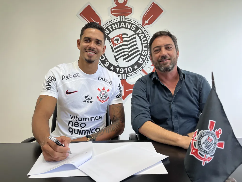 Corinthians confirma contratação de ex-santista Lucas Veríssimo