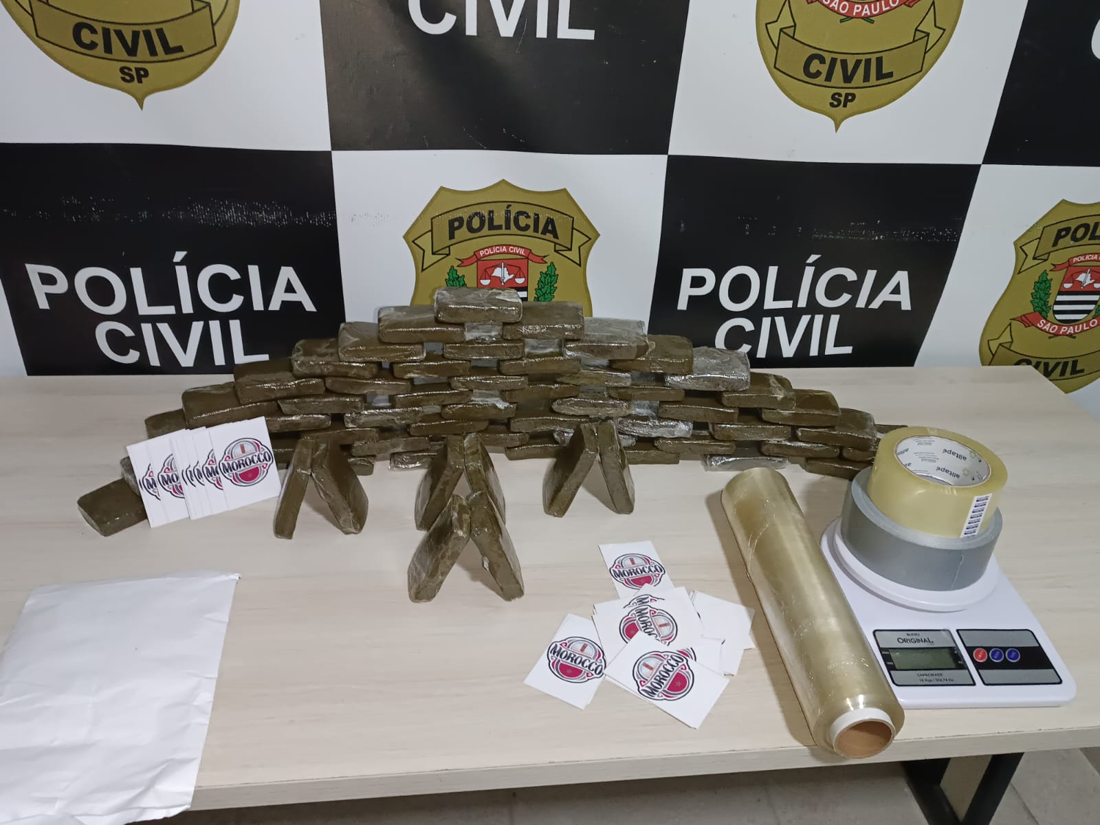 Homem é preso com tabletes de haxixe em Campinas