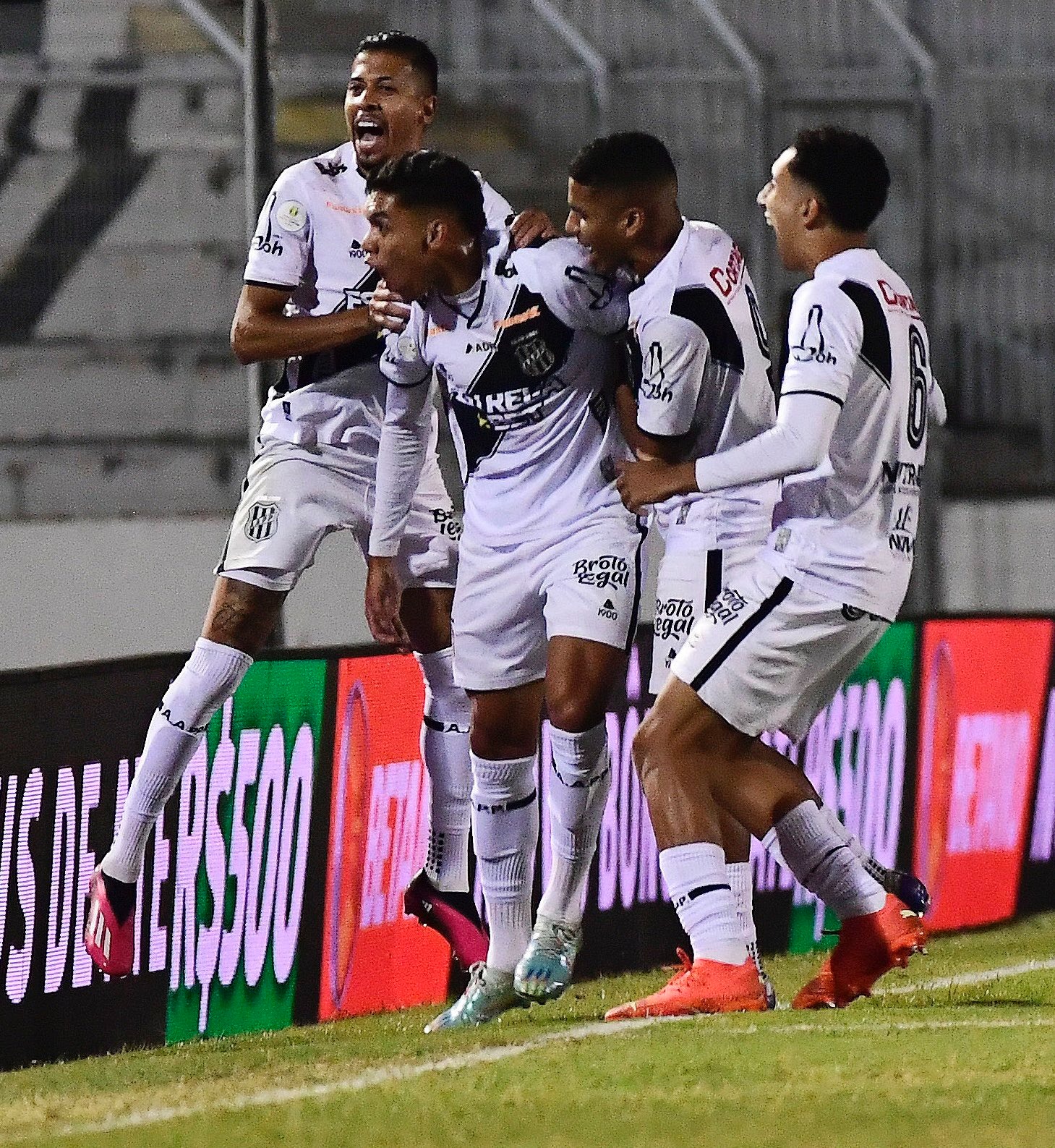 Felipe Moreira comemora segunda vitória seguida da Ponte: “Estamos construindo um time equilibrado”