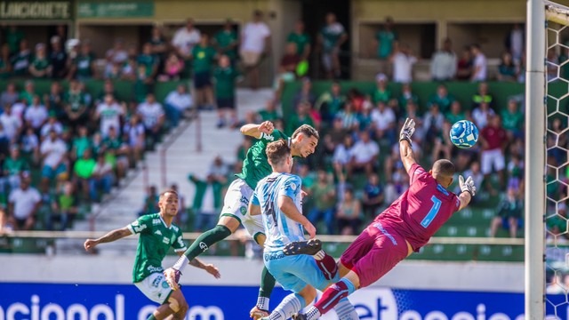 Guarani bate Londrina por 2 a 1 e chega aos 25 pontos