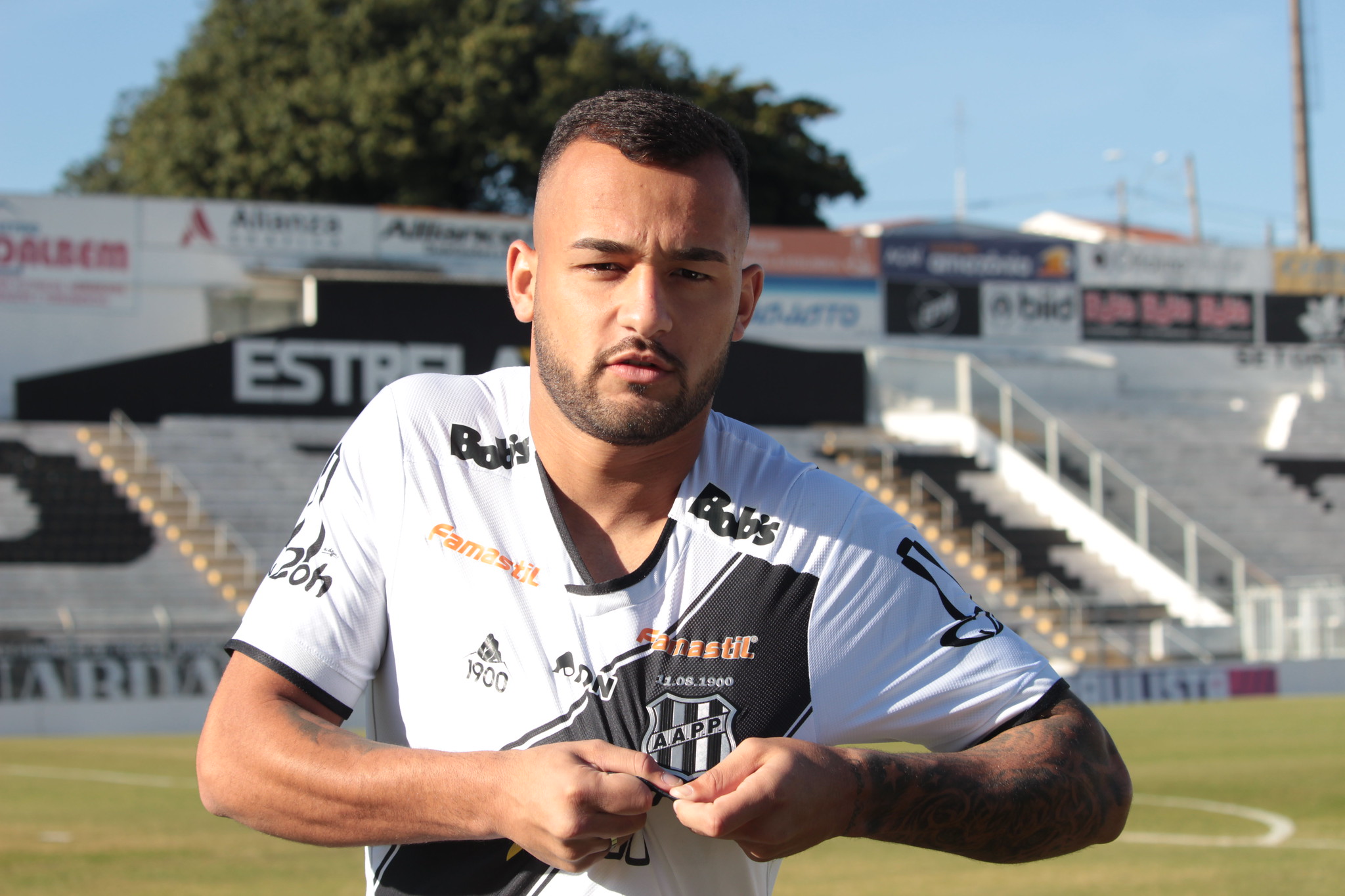 Igor Torres afirma que está pronto para estrear pela Ponte Preta: “Responsabilidade gigante vestir essa camisa de muita história”