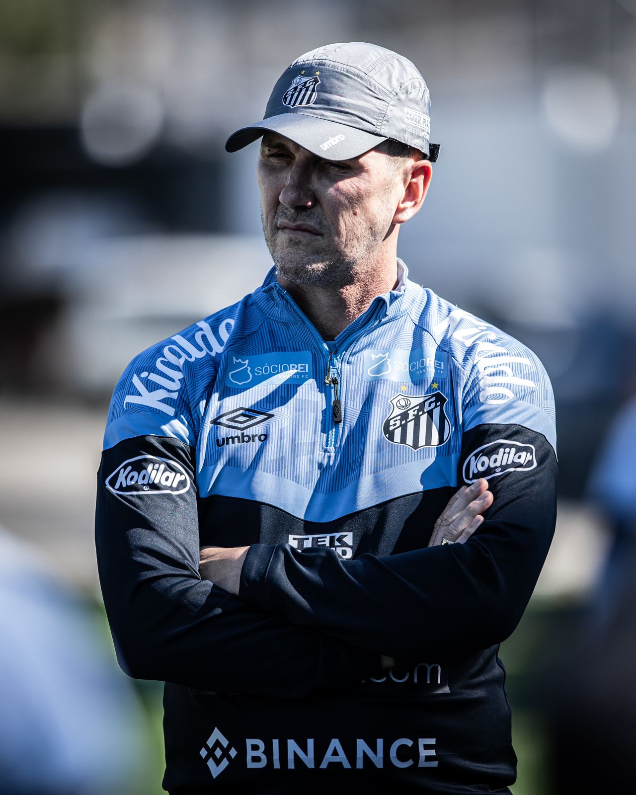 Problemas defensivos atormentam técnico Paulo Turra no Santos