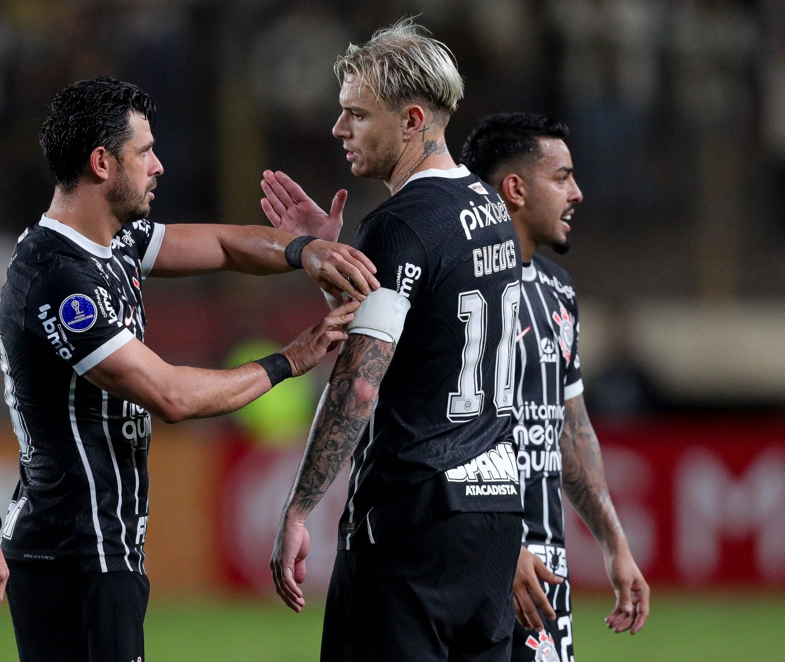 Técnico Vanderlei Luxemburgo prepara o Corinthians contra o Bahia sem Roger Guedes