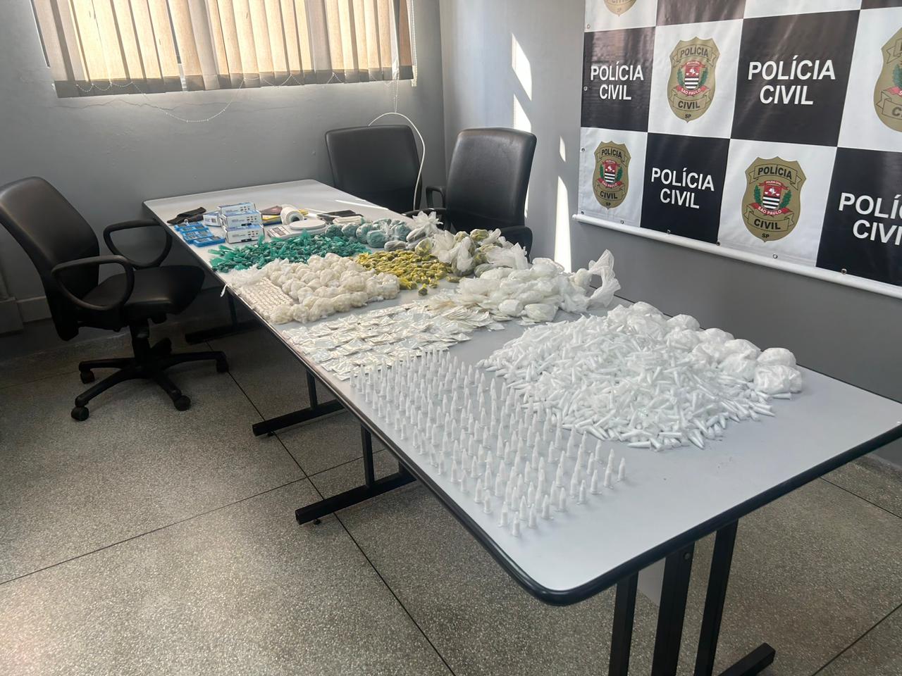 Casal é preso por tráfico de drogas e manter uma menor em cárcere privado