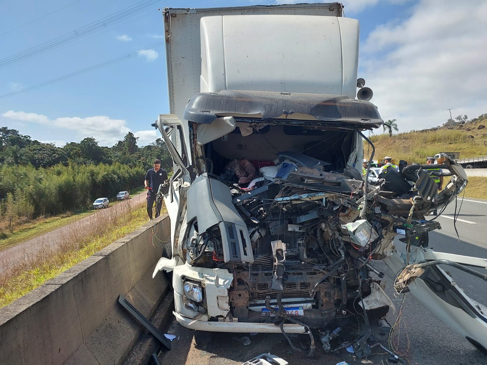 Acidente envolvendo 2 caminhões e 4 carros deixa 10 vítimas em Campinas 