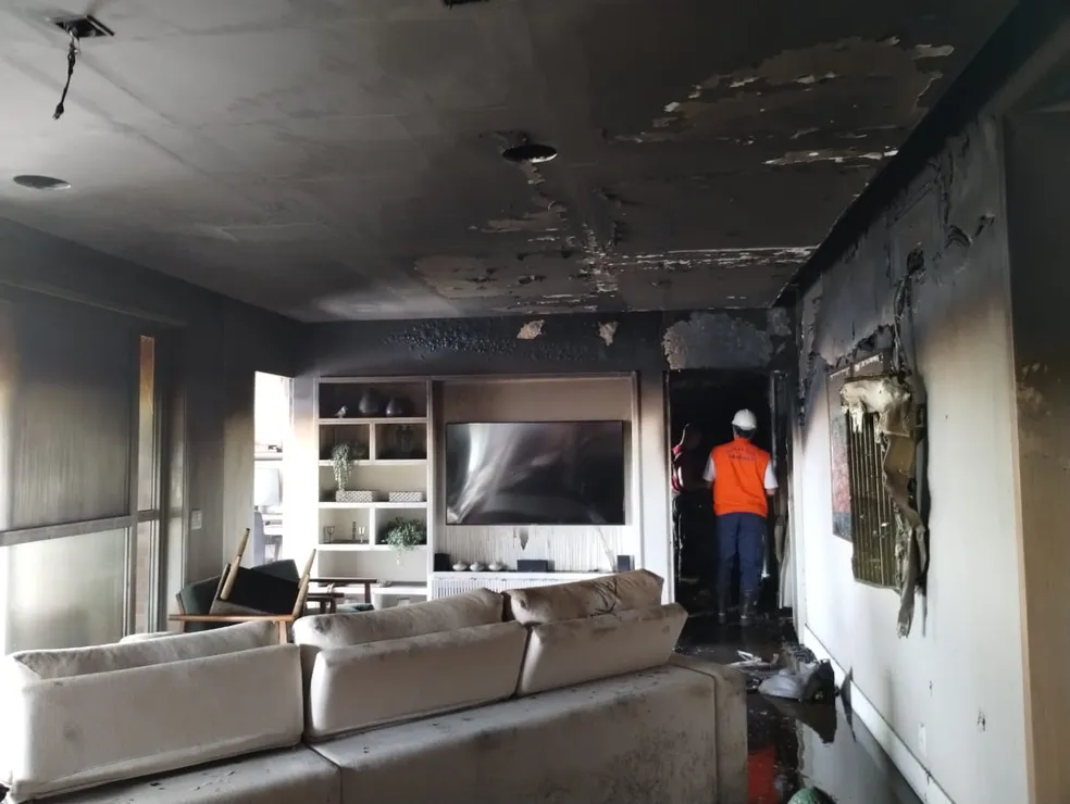 Após nova vistoria, apartamento atingido por incêndio segue interditado